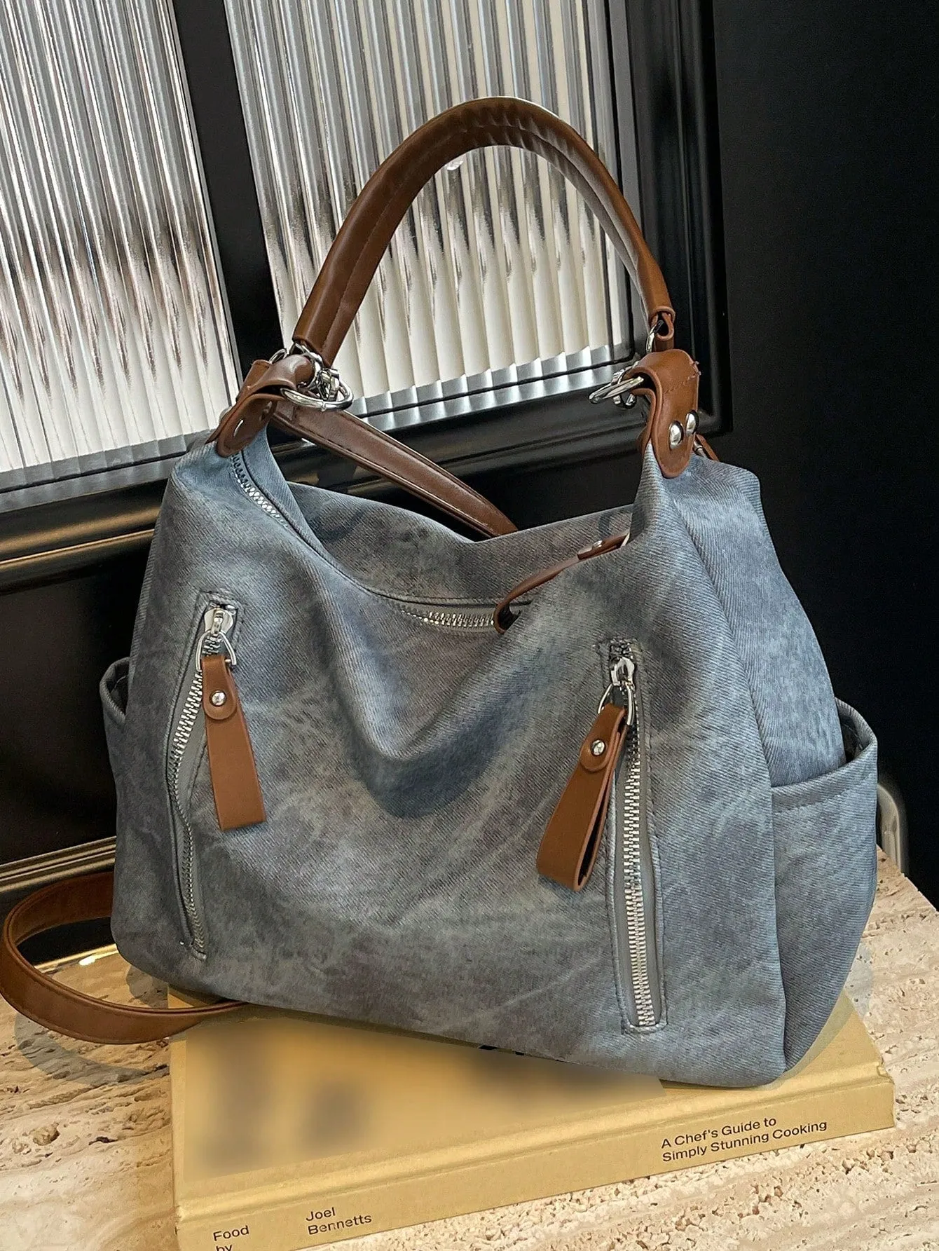 2024 Trendy Women's Shoulder Bag: Stylish, Spacious, and Versatile