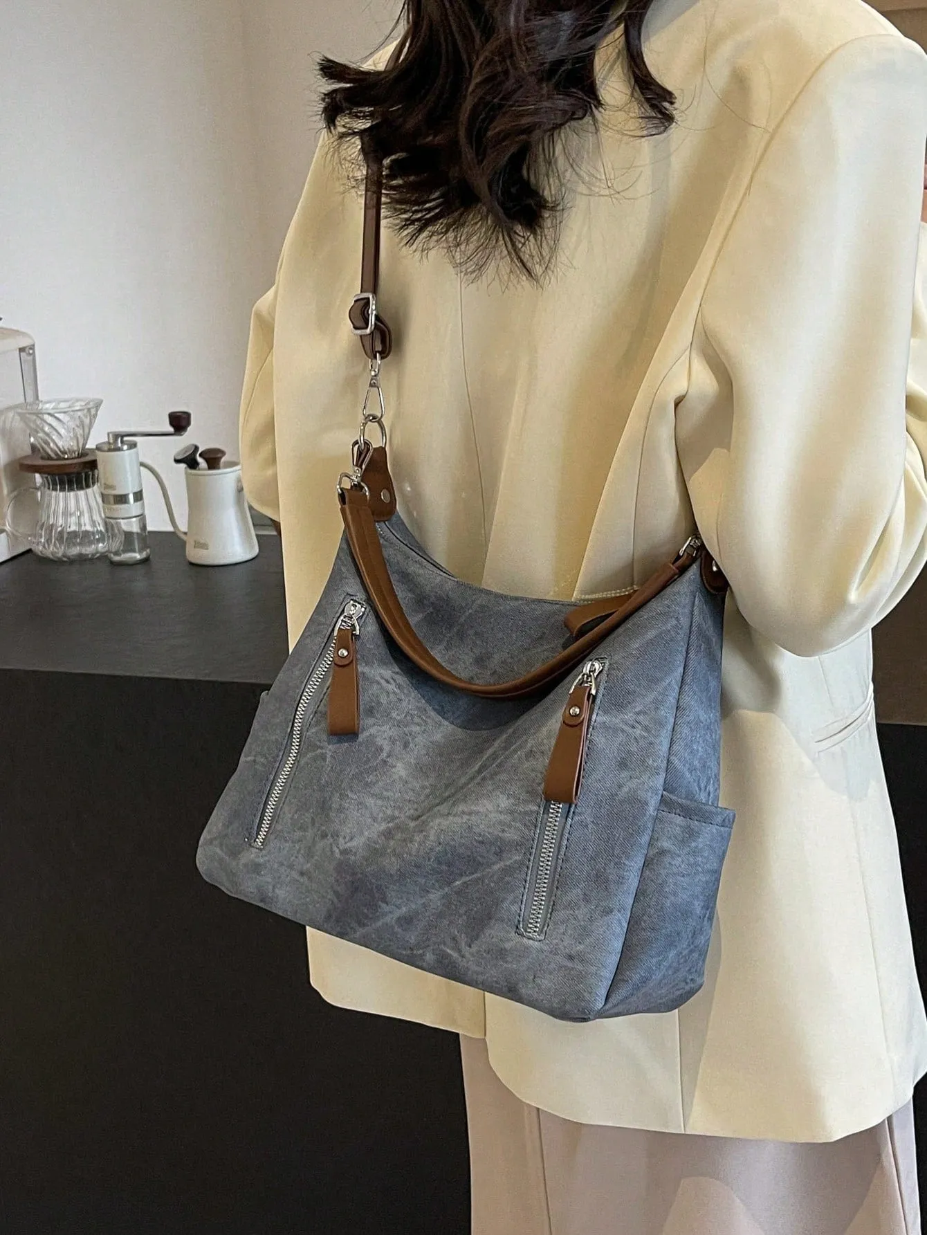 2024 Trendy Women's Shoulder Bag: Stylish, Spacious, and Versatile