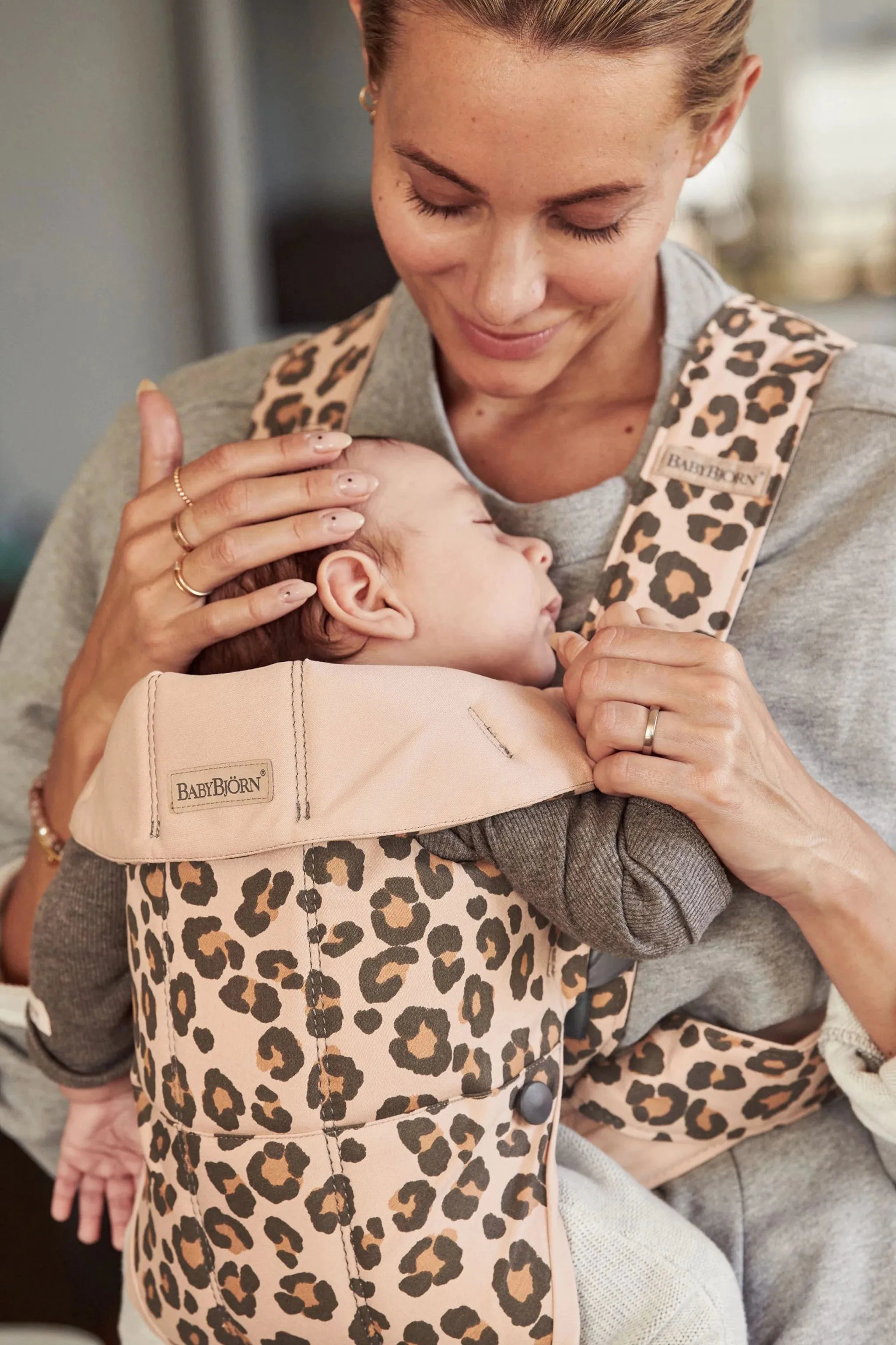 BabyBjorn Draagzak Mini Cotton Mix Leopard Beige