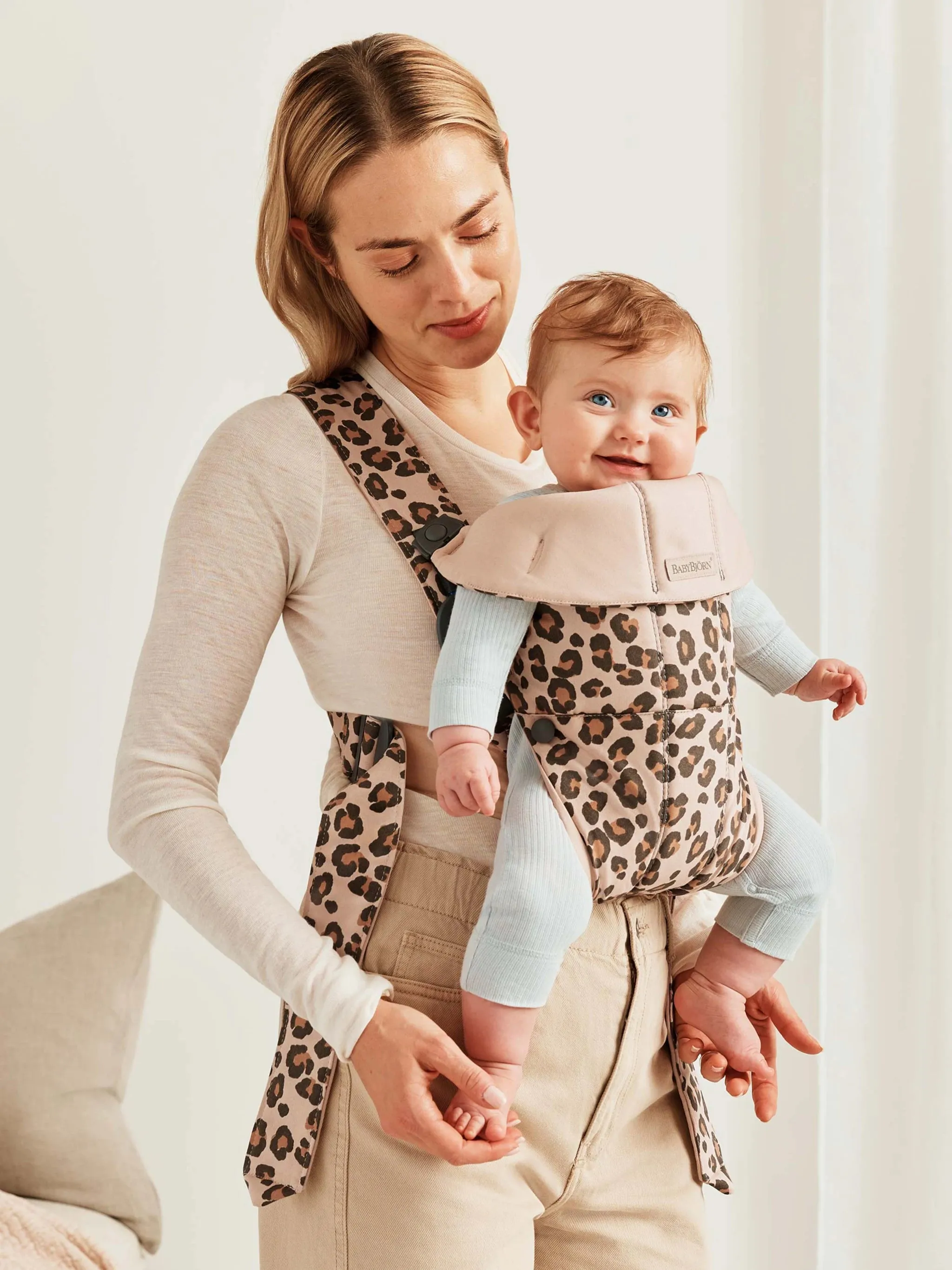 BabyBjorn Draagzak Mini Cotton Mix Leopard Beige