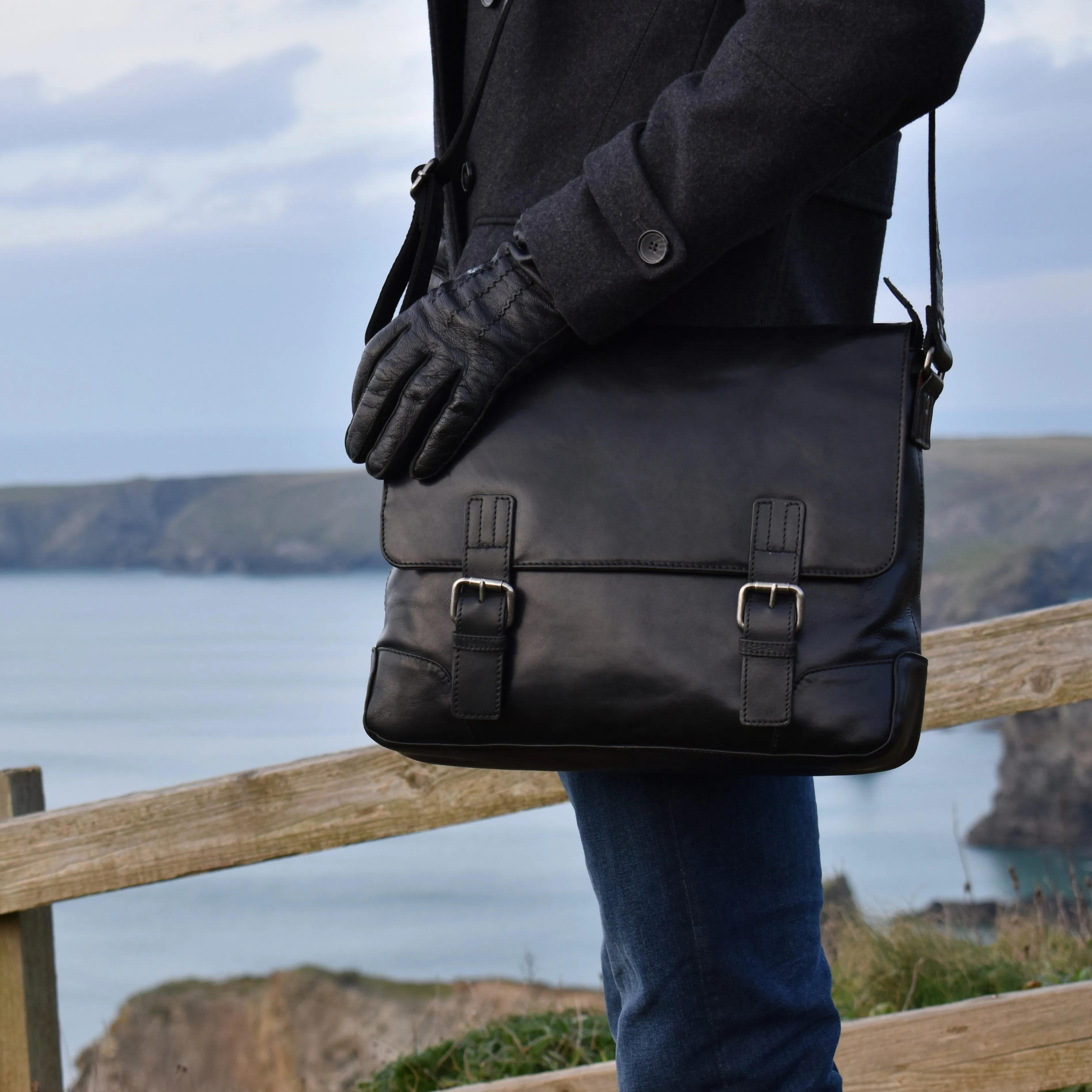 Leather Messenger Bag - Black